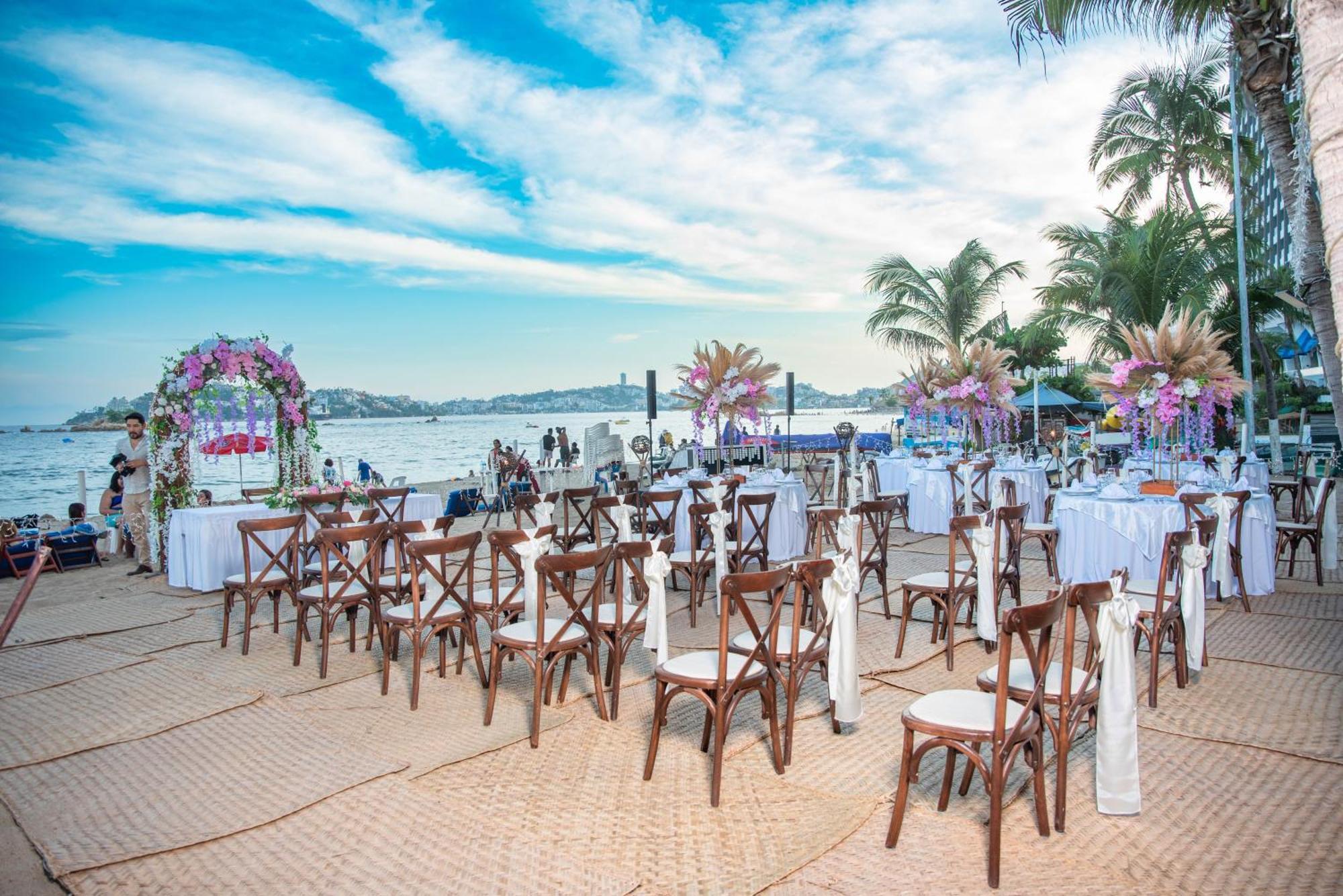 Ritz Acapulco All Inclusive Exterior photo A wedding reception at the beach
