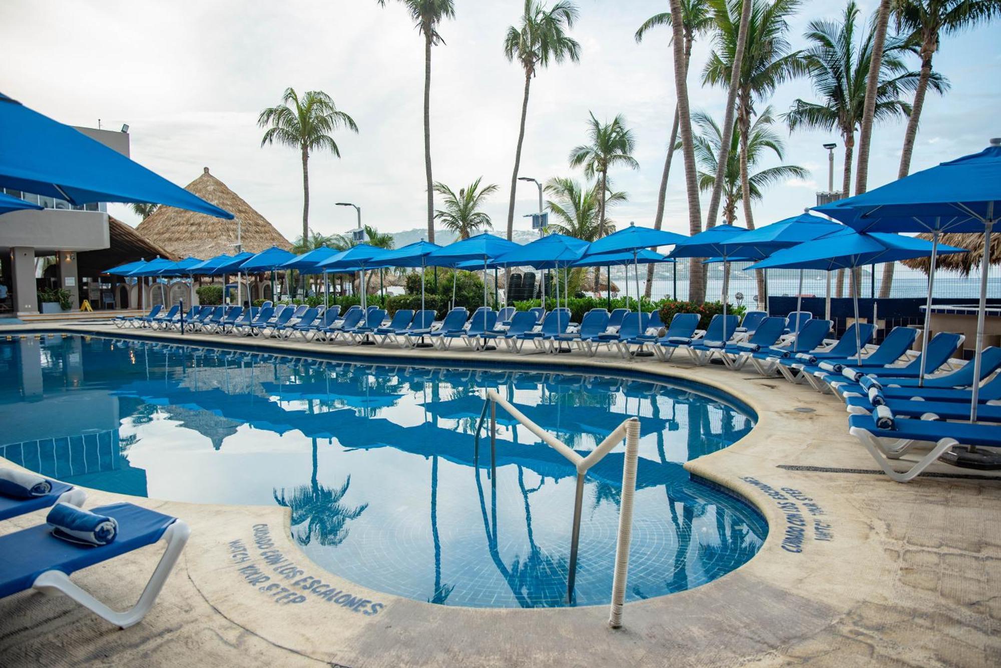 Ritz Acapulco All Inclusive Exterior photo Pool at the Hilton San Diego Bay