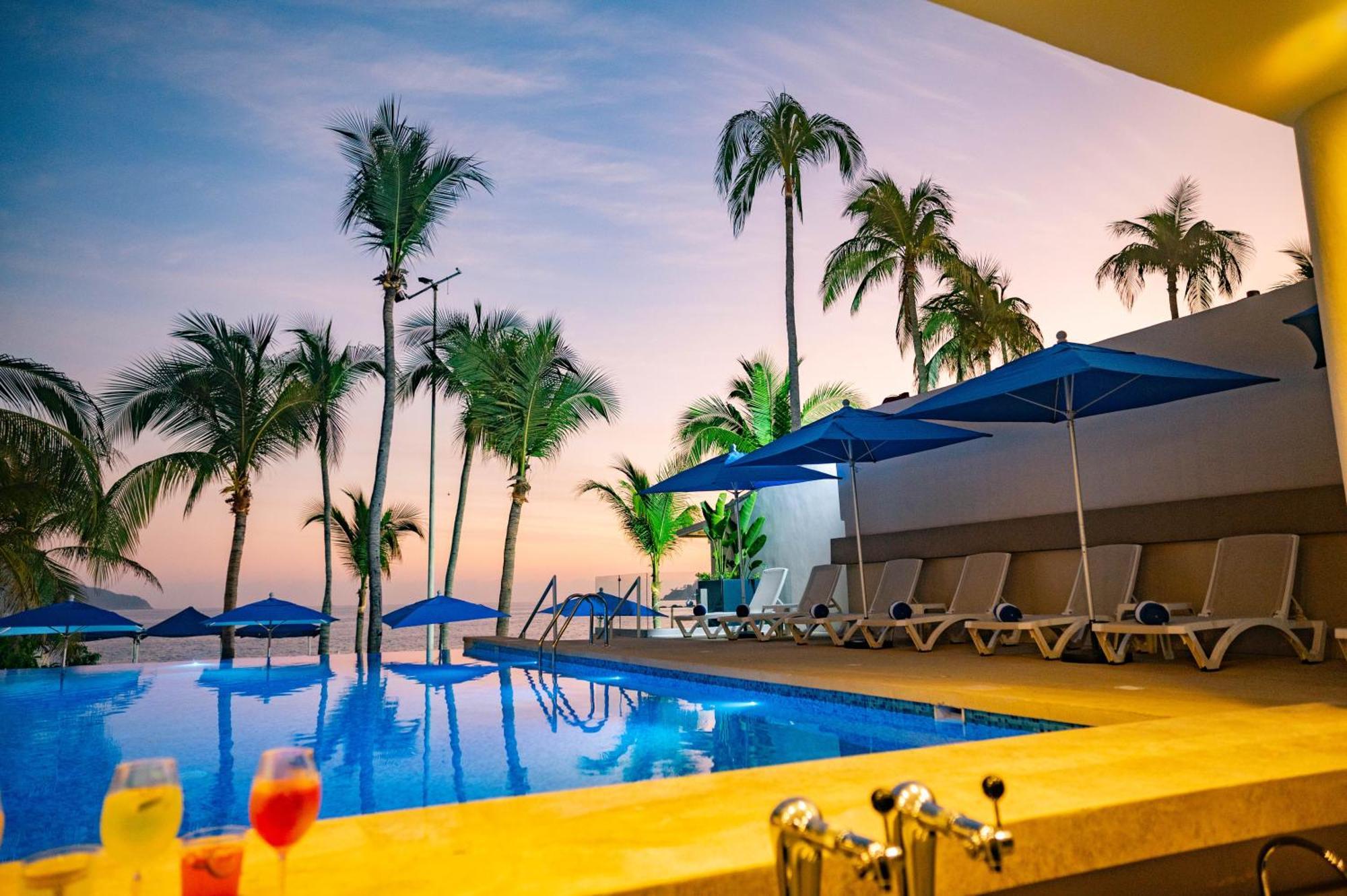 Ritz Acapulco All Inclusive Exterior photo The swimming pool at the hotel